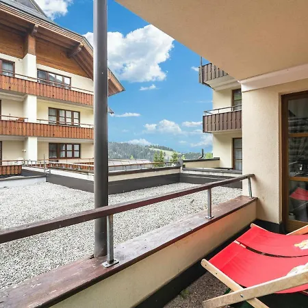 In Out At Nassfeld In Carinthia Apartamento
