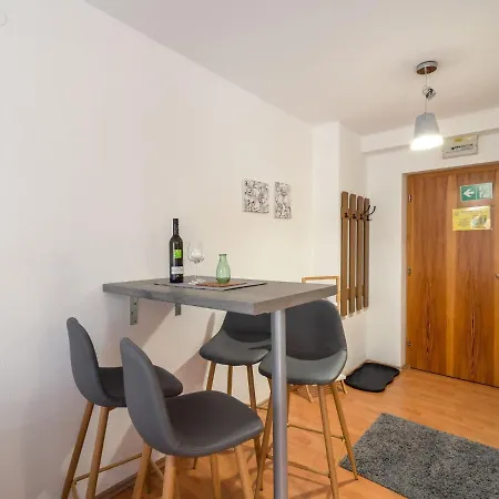 Apartamento In Out At Nassfeld In Carinthia *